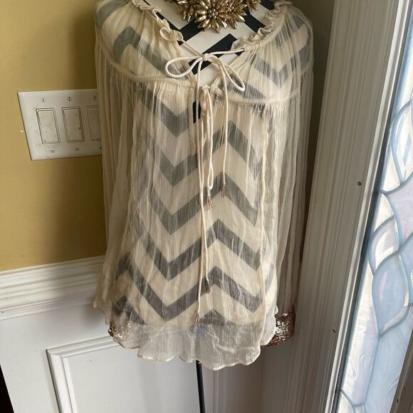 Free People sheer beige long sleeves blouse with gold sequins cuffs size Medium - Picture 2 of 15